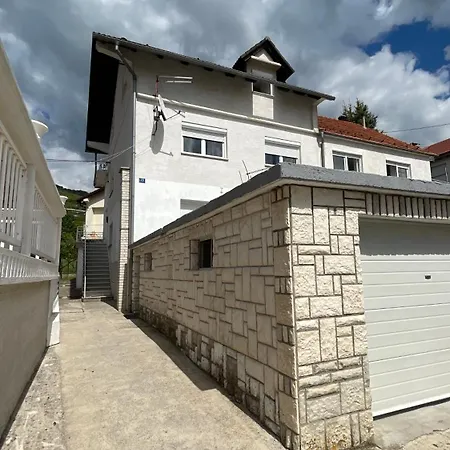 Apartman Bubi 度假居 *