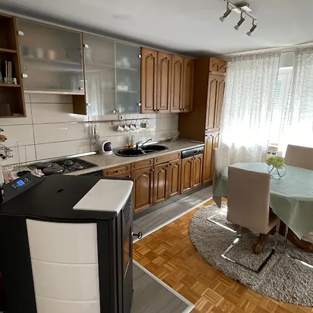 Apartman Bubi 度假居 利夫诺